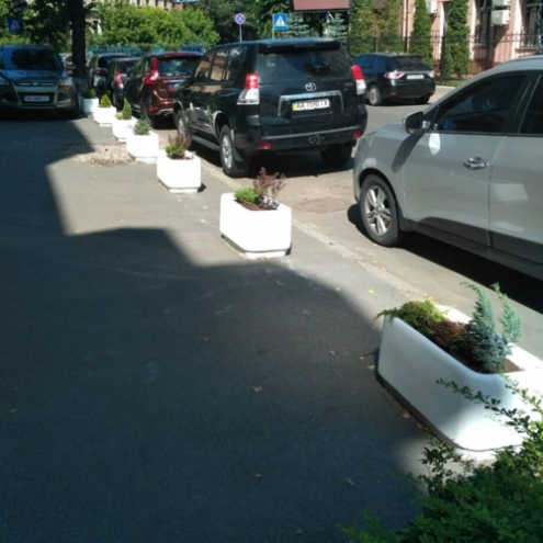 кашпо з бетону вуличне 
